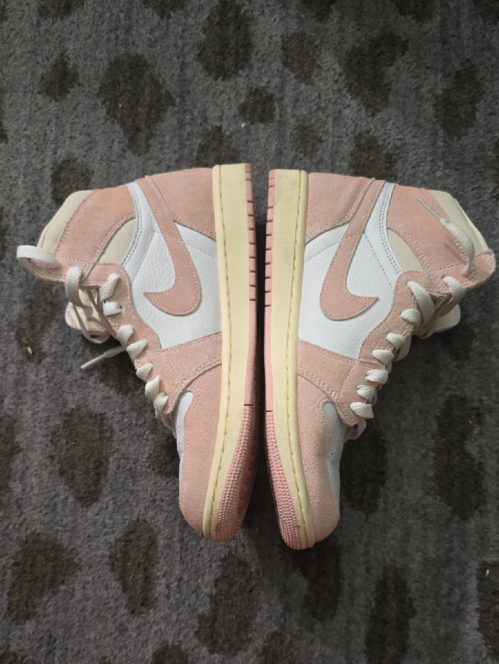 Jordan 1 High - Picture 5 of 8
